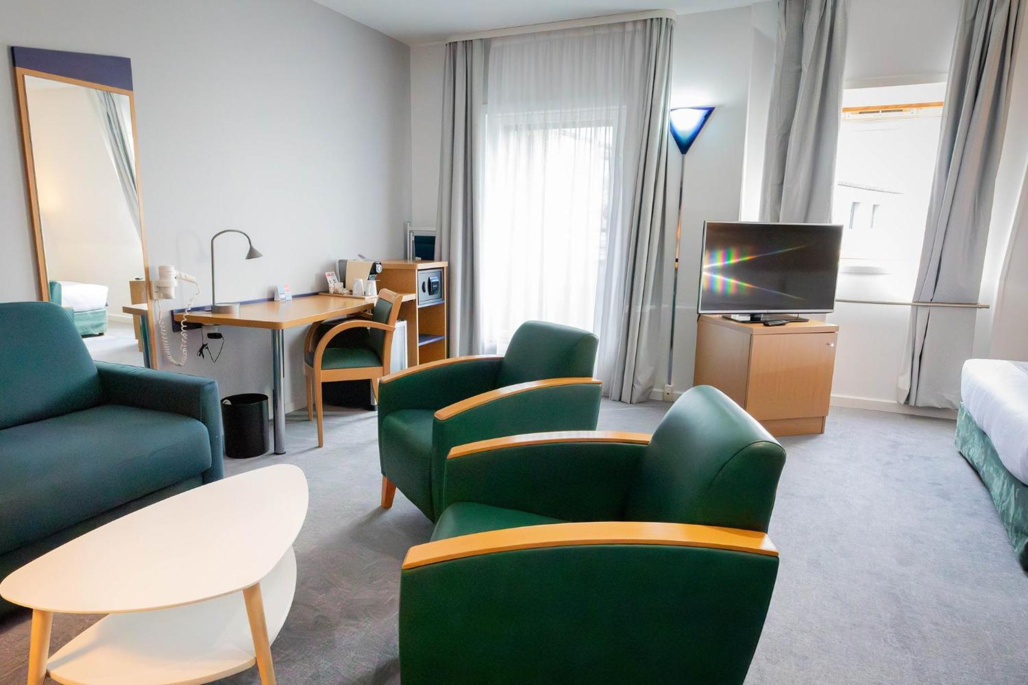 Holiday Inn Express Arras By Ihg Exterior foto